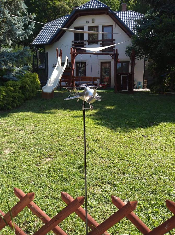 BalatonfůzfőLiliana Vendeghaz公寓 外观 照片